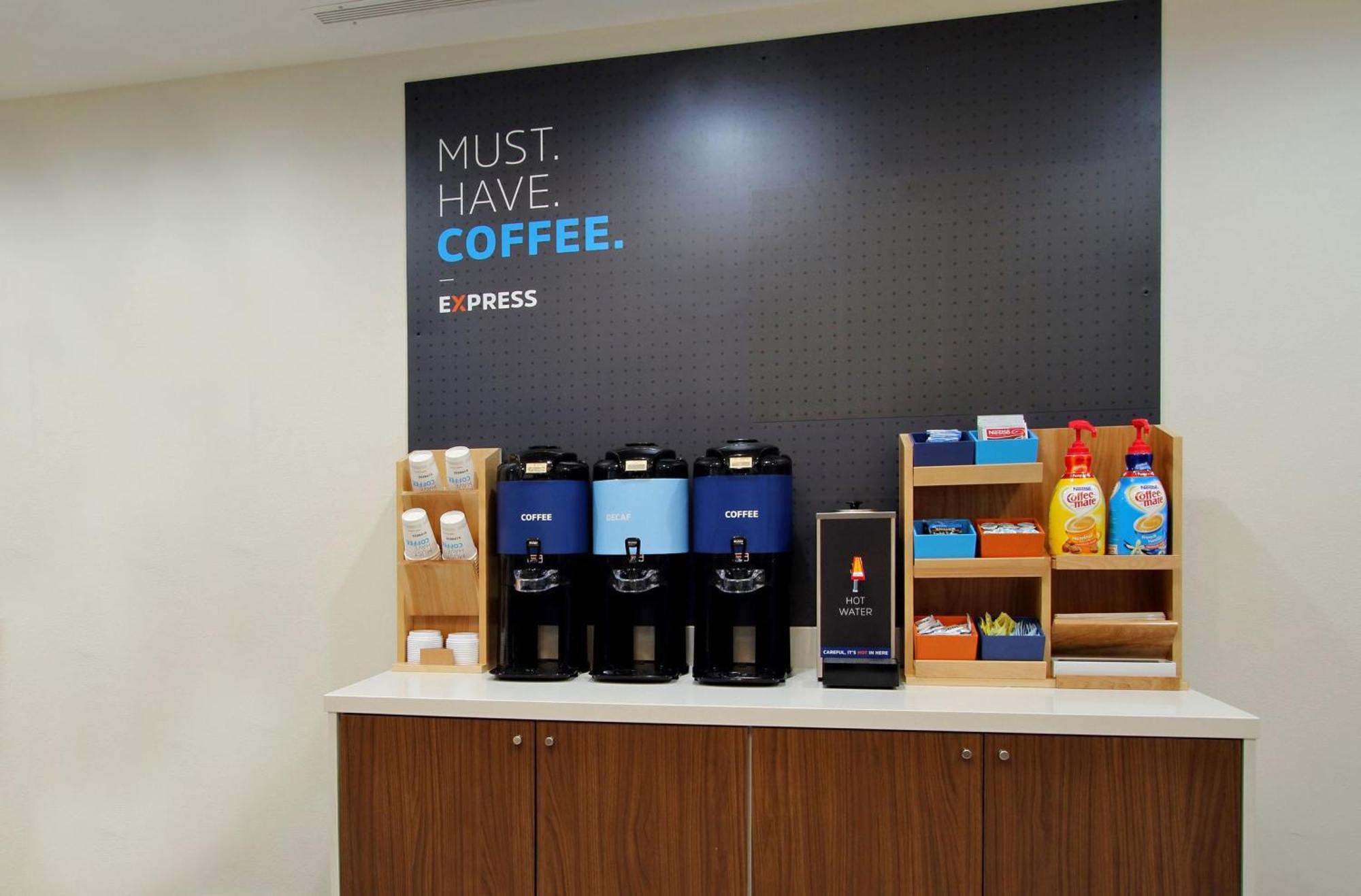 Holiday Inn Express & Suites Kansas City Airport By Ihg Экстерьер фото