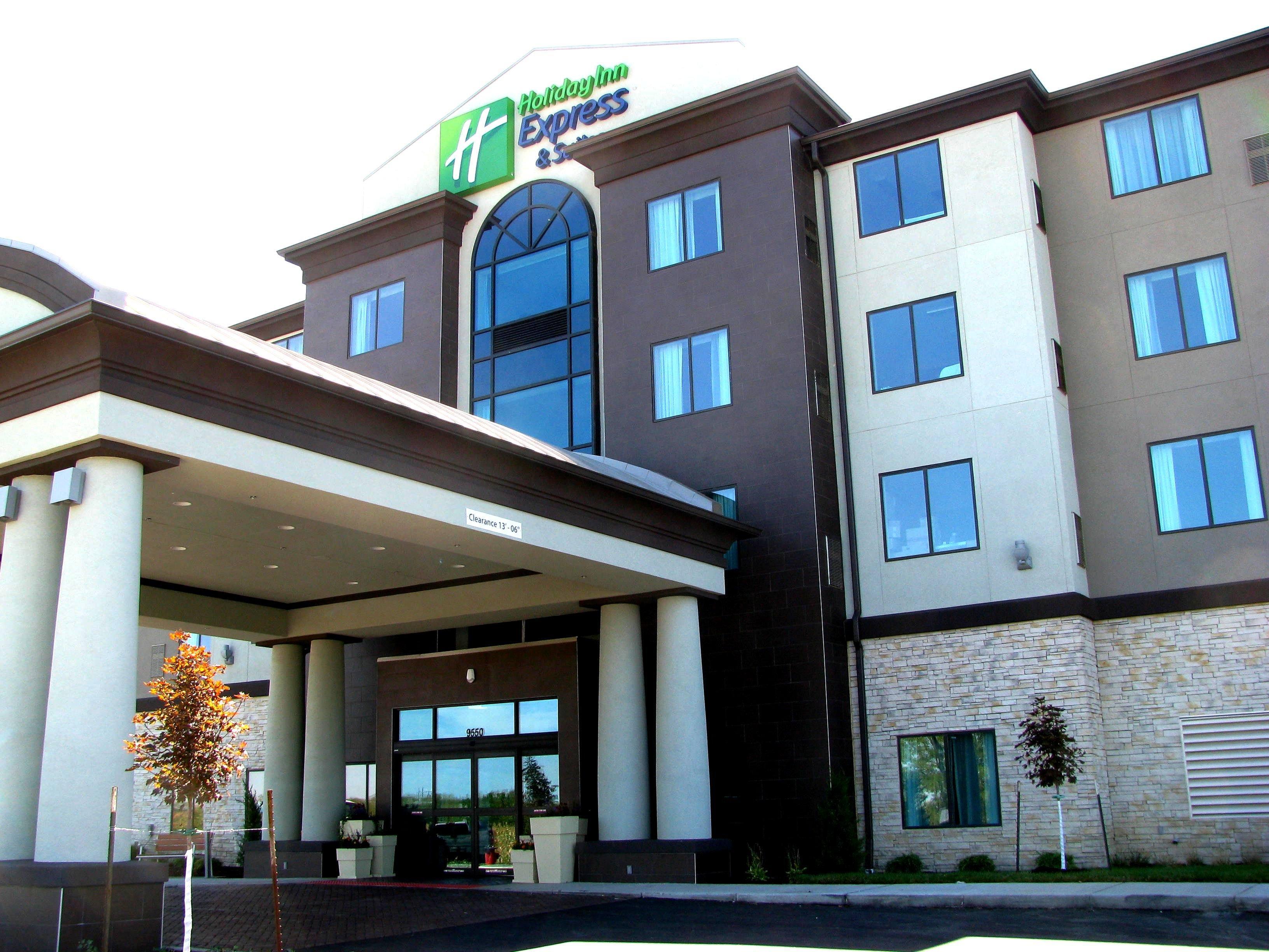Holiday Inn Express & Suites Kansas City Airport By Ihg Экстерьер фото