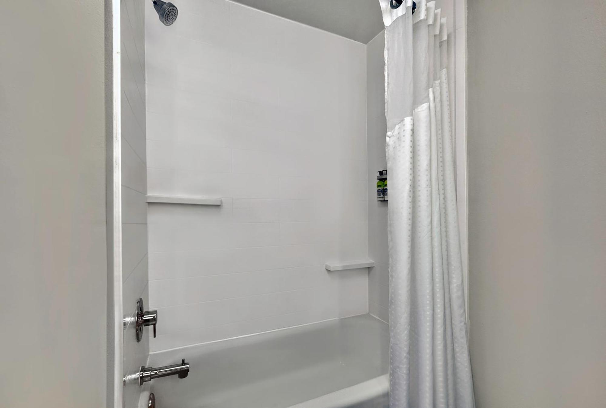 Holiday Inn Express & Suites Kansas City Airport By Ihg Экстерьер фото