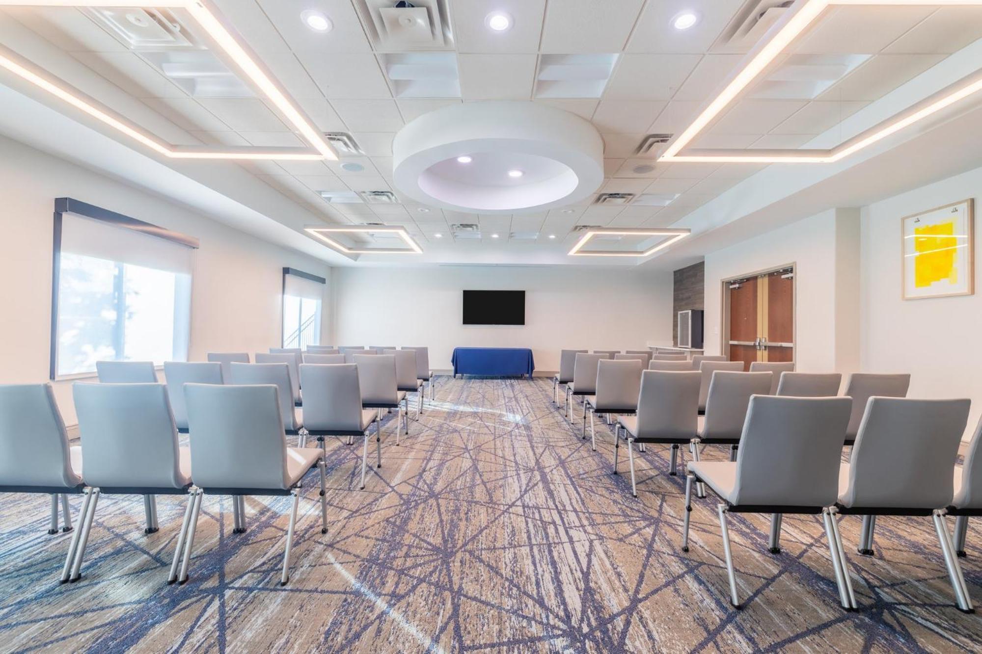Holiday Inn Express & Suites Kansas City Airport By Ihg Экстерьер фото