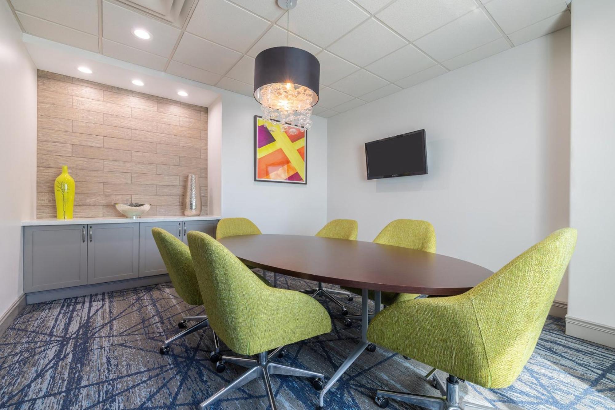 Holiday Inn Express & Suites Kansas City Airport By Ihg Экстерьер фото
