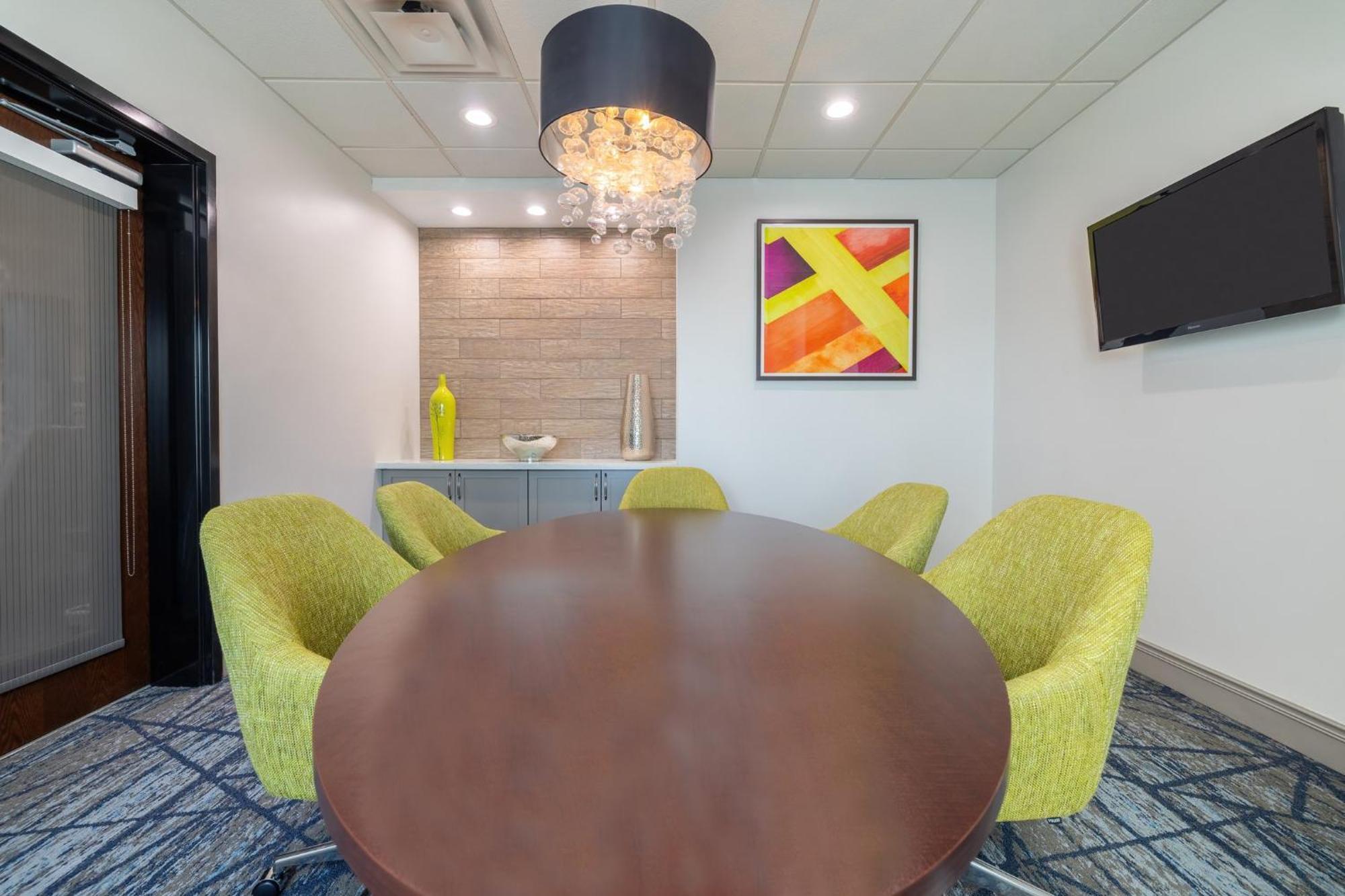Holiday Inn Express & Suites Kansas City Airport By Ihg Экстерьер фото