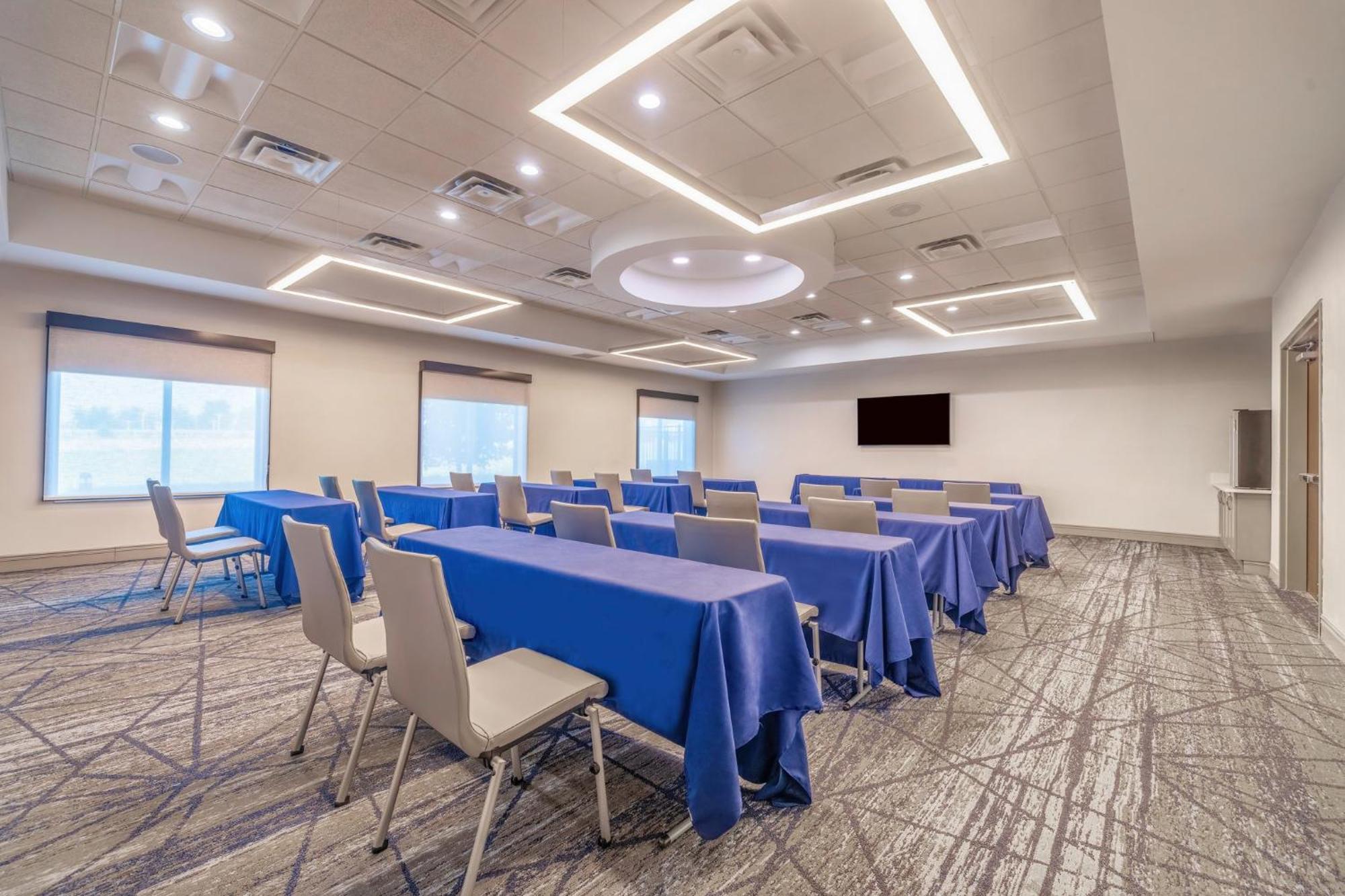 Holiday Inn Express & Suites Kansas City Airport By Ihg Экстерьер фото
