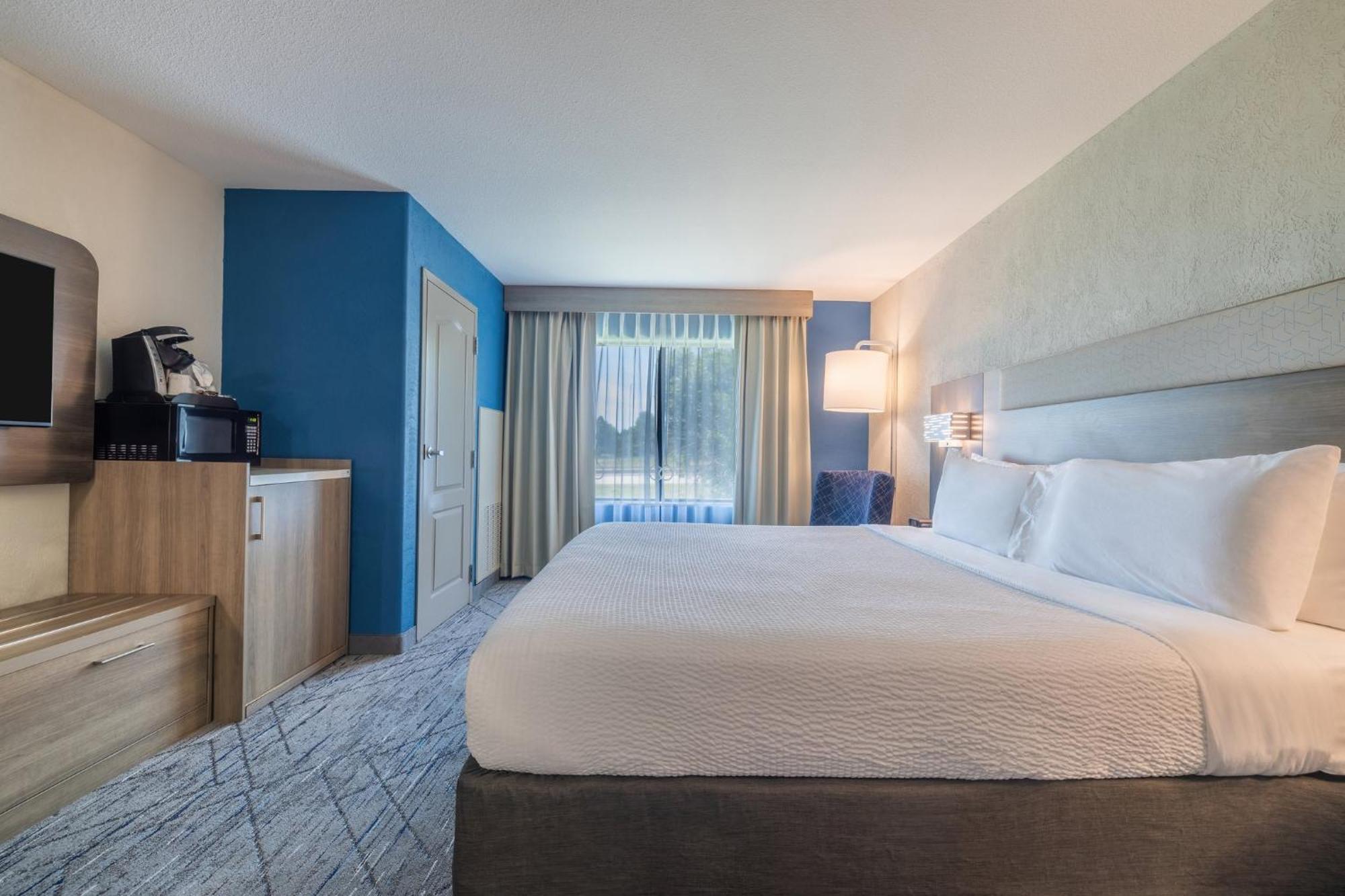 Holiday Inn Express & Suites Kansas City Airport By Ihg Экстерьер фото
