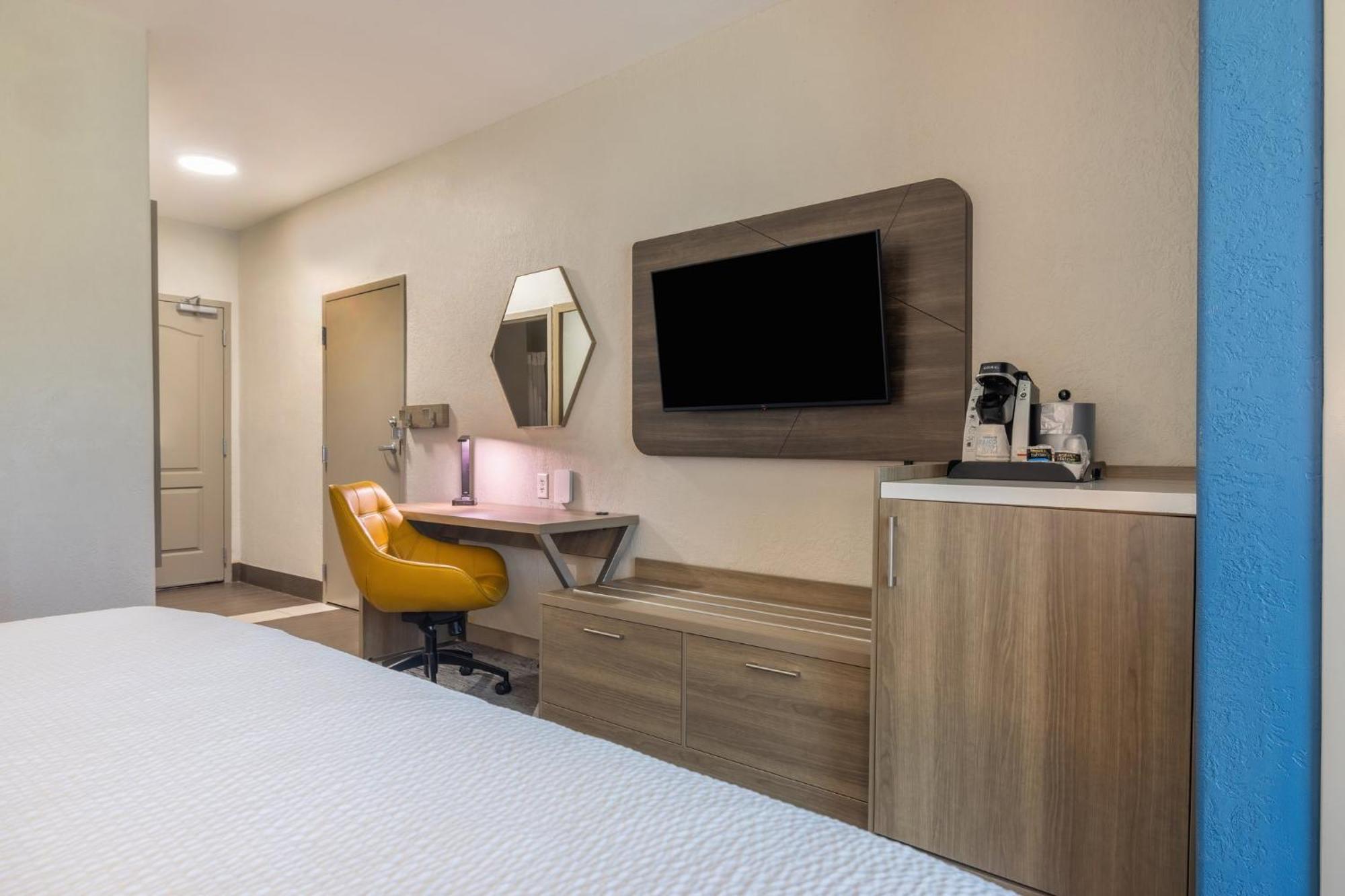 Holiday Inn Express & Suites Kansas City Airport By Ihg Экстерьер фото