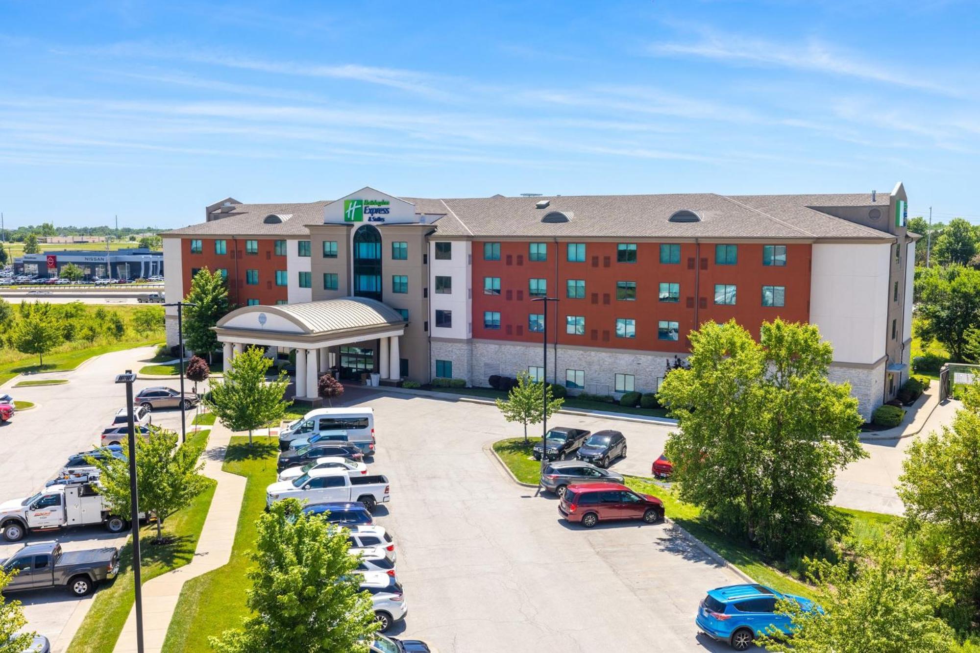 Holiday Inn Express & Suites Kansas City Airport By Ihg Экстерьер фото